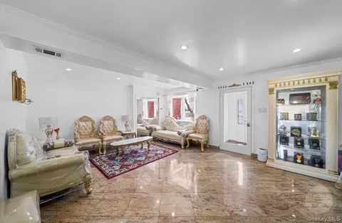151-23 12th Rd, New York, NY 11357 photo 4