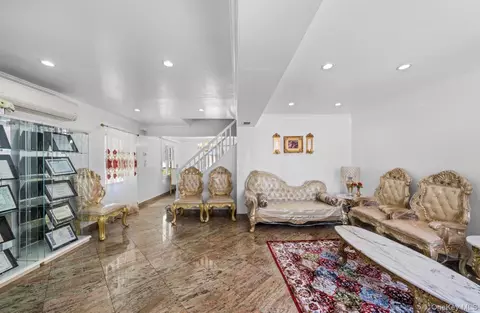 151-23 12th Rd, New York, NY 11357 photo 2