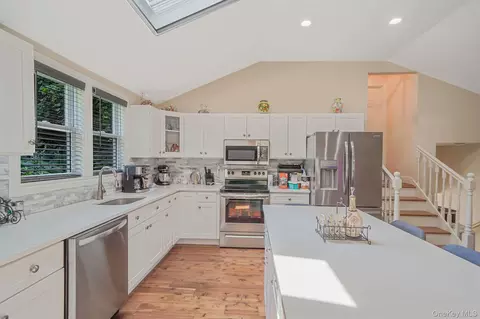 Kitchen - 25 Cherry Ln, Wading River, NY 11792 photo 1 of 2