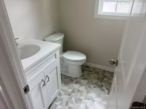 Bath - 2 Gail Grace Ct, Babylon, NY 11726 photo 1 of 3