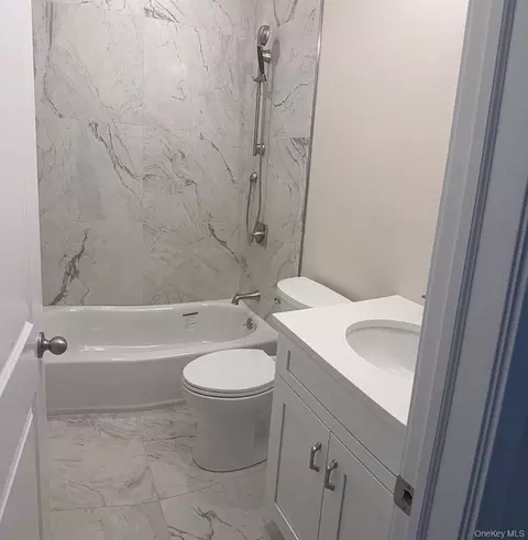 Bath - 2 Gail Grace Ct, Babylon, NY 11726 photo 3 of 3