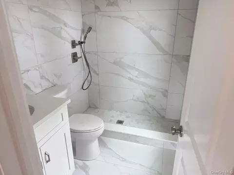 Bath - 2 Gail Grace Ct, Babylon, NY 11726 photo 2 of 3