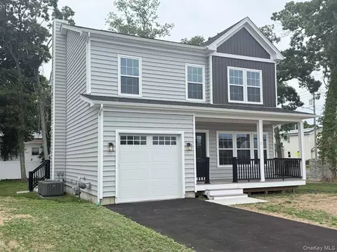 Exterior - 2 Gail Grace Ct, Babylon, NY 11726 photo 2 of 2