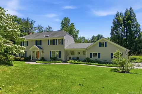 54 Snake Hill Rd, Cold Spring Harbor, NY 11724