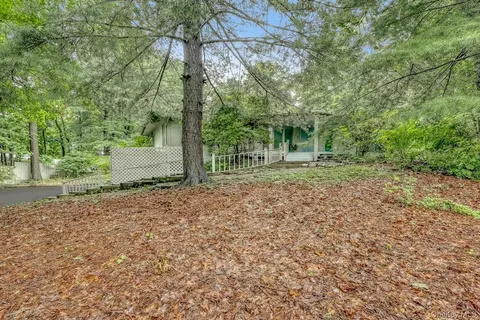 49 Halley Dr, Pomona, NY 10970