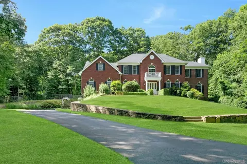 32 Split Rock Rd, Pound Ridge, NY 10576