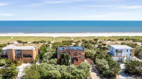559 Dune Rd, Westhampton Beach, NY 11978