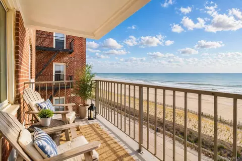 125 Beach 124 #6F, Rockaway Park, NY 11694