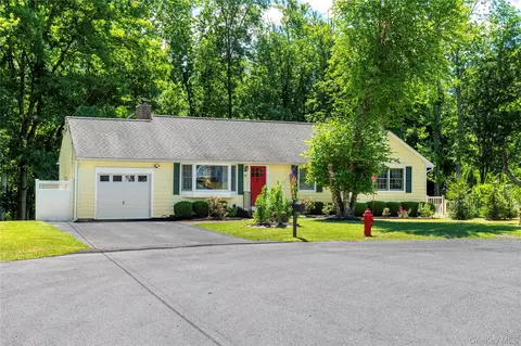 31 Wasson Dr, Poughkeepsie, NY 12603