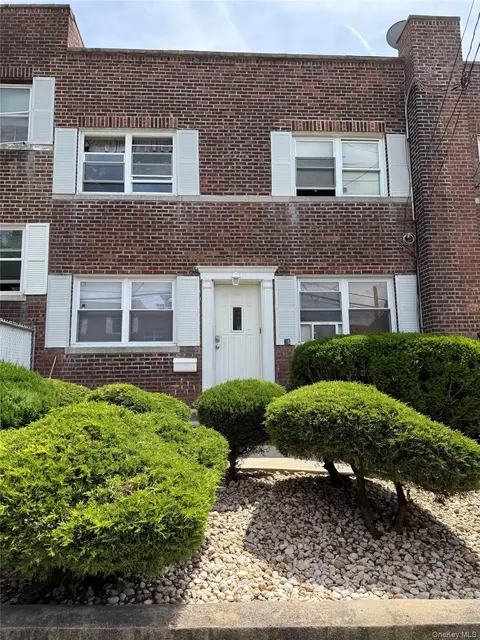 76 Dongan Ave, Staten Island, NY 10314