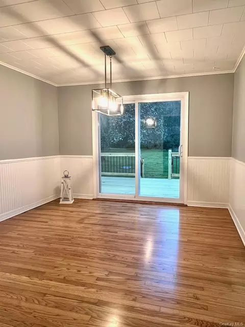 Dining - 96 56, Windham, NY 12496 photo 3 of 4