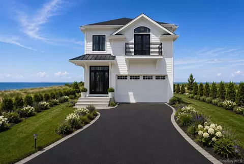 37 Bayville Ave # A, Bayville, NY 11709