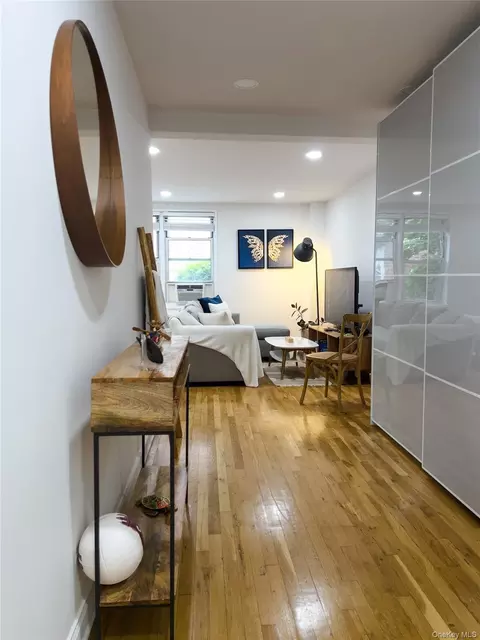 510 Dubois Ave #6A, Valley Stream, NY 11581