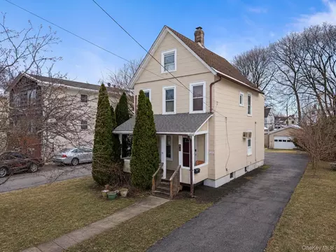 19 W Maple Ave, Ramapo, NY 10901