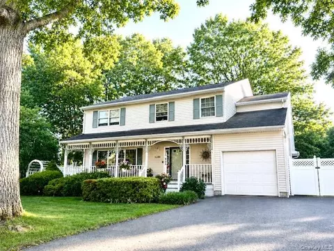 1288 Boston Ave, Bay Shore, NY 11706