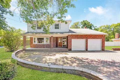 1103 Carlls Straight Path, Dix Hills, NY 11746