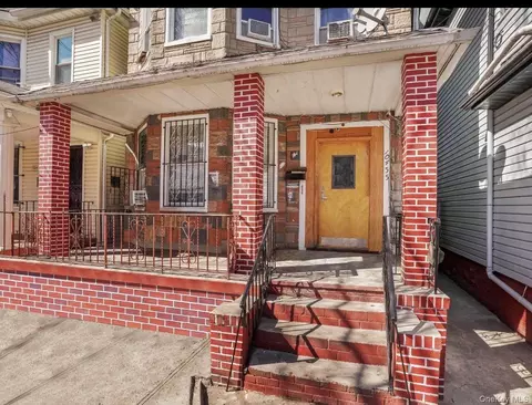 10455 39th Ave, New York, NY 11368
