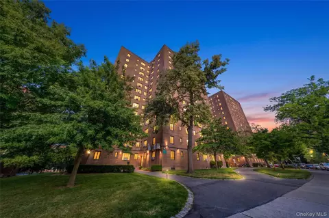 14 Metropolitan Oval #8D, New York, NY 10462