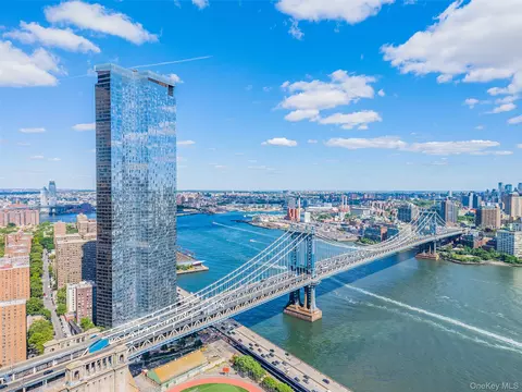 250 South St #50N, New York, NY 10002