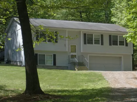 272 Van Wyck Lake Rd, Fishkill, NY 12524