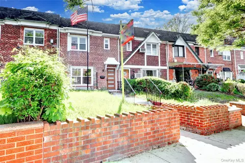 6110 84th St, New York, NY 11379