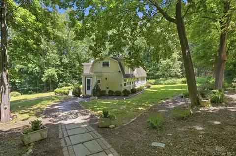 4 Stillwood Rd, Cornwall On Hudson, NY 12520