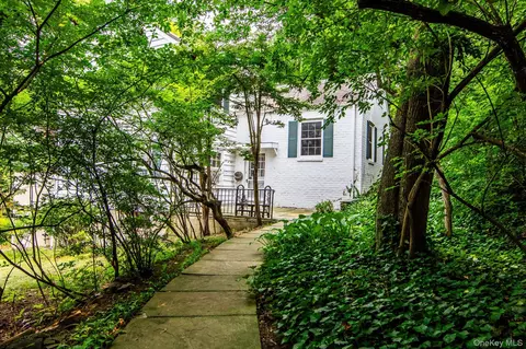4670 Independence Ave, New York, NY 10471