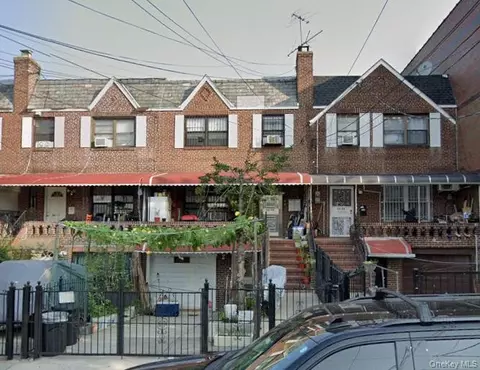 9413 Alstyne Ave, Elmhurst, NY 11373