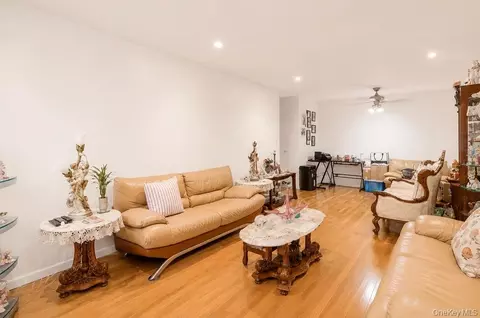 180 Van Cortlandt Park S #3F, New York, NY 10463