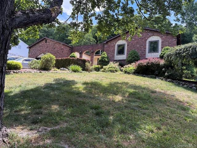 12 Arlington Dr, Monroe, NY 10950