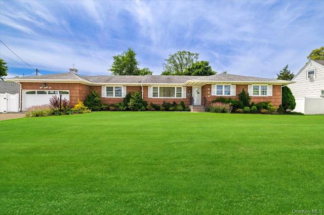 332 Marcy St, West Babylon, NY 11704