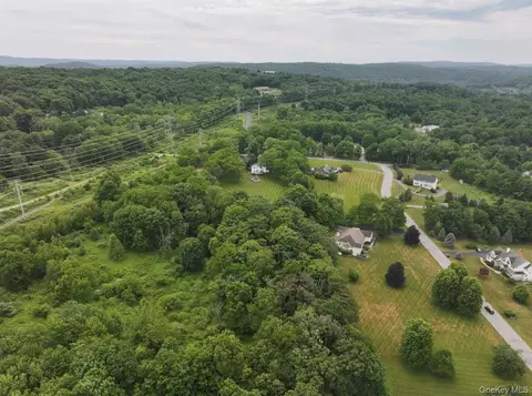 41 Bull Mine Rd, Blooming Grove, NY 10918