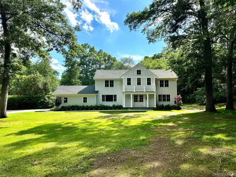 19 Apt Woodvale, Oyster Bay, NY 11791