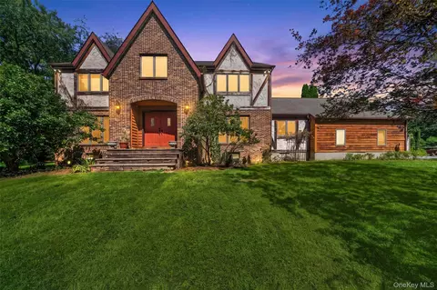 180 Sarah Wells Trl, Hamptonburgh, NY 10916