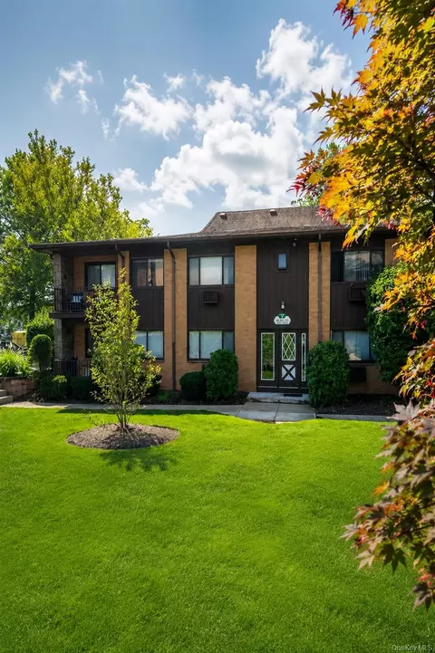 2 W Lawrence Park Dr #12, Orangetown, NY 10968
