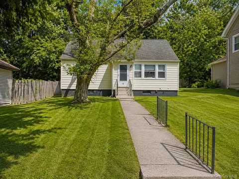 19 East Ave, Walden, NY 12586