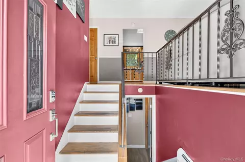 Entry Way - 1 Union Rd, Kent, NY 10512 photo 1 of 5