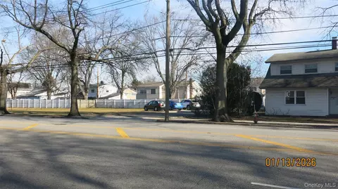 870 Carman Ave, Hempstead, NY 11590