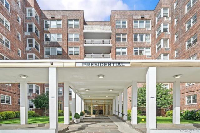 601 Kappock St #5F, New York, NY 10463