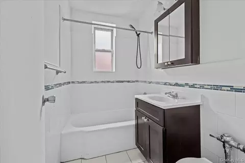 601 Kappock St #5F, New York, NY 10463 photo 9