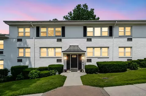 95 Avon Cir #D, Rye Brook, NY 10573