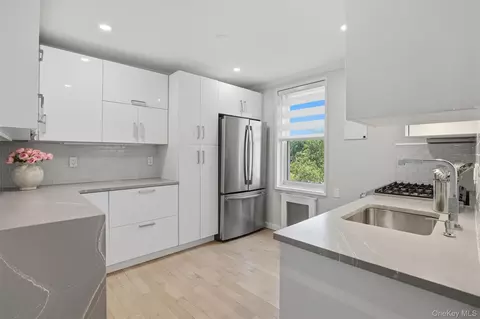 1304 Midland Ave #A24, Yonkers, NY 10704