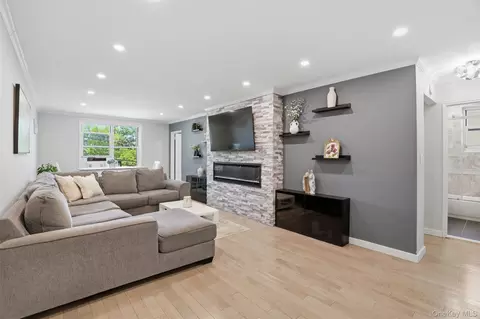 1304 Midland Ave #A24, Yonkers, NY 10704