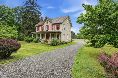 315 Bellvale Lakes Rd, Warwick, NY 10990