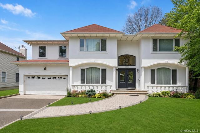 93 Oxford Blvd, North Hempstead, NY 11023