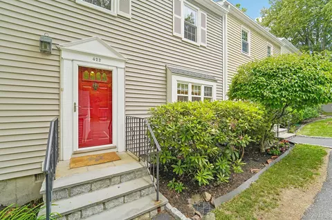 422 Carrollwood Dr, Greenburgh, NY 10591