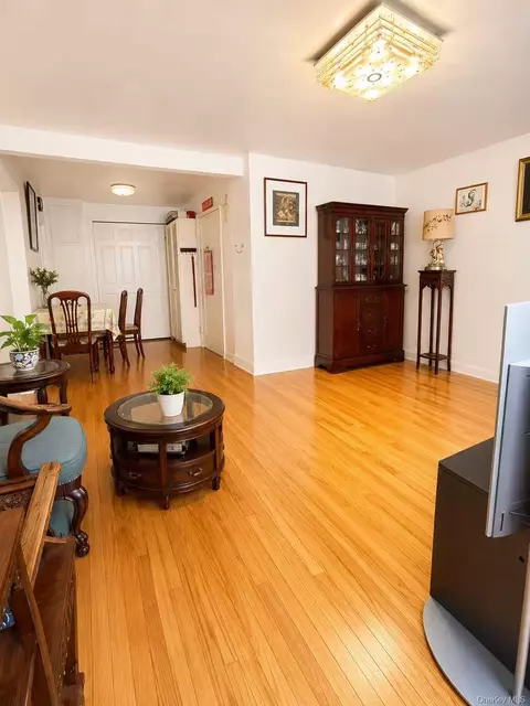 138-25 68th Dr #1A, Flushing, NY 11367 photo 4