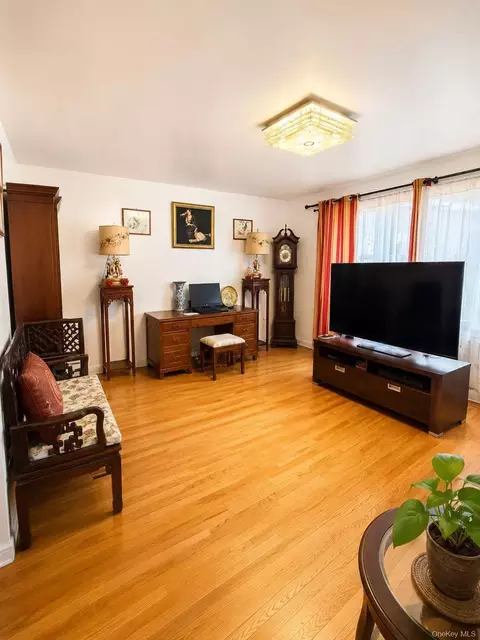138-25 68th Dr #1A, Flushing, NY 11367 photo 3