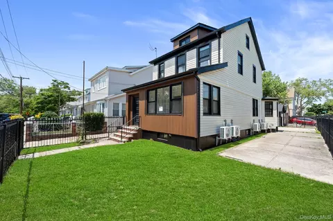 24029 145th Ave, Rosedale, NY 11422