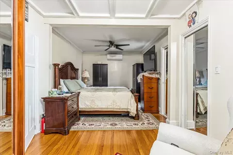 Bedroom - 181 Beech St, Valley Stream, NY 11580 photo 1 of 4